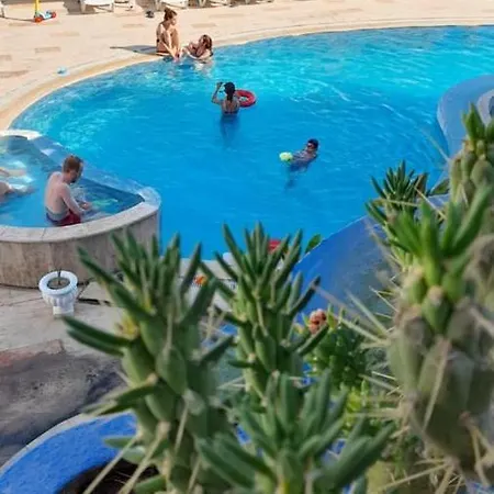 Aspat - Beach&restaurant מלון