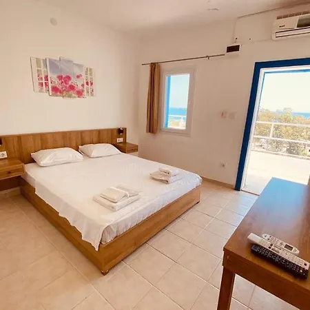 מלון Aspat - Beach&restaurant 3*